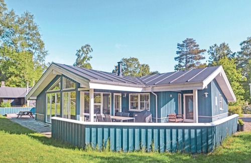 Grena Strand House | Elegant 5 Bedroom Accommodation with Oceanfront Views
