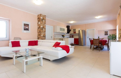 Sveti Vid Dobrinjski House | Large 5 Bedroom Retreat in Dobrinj with Oceanfront Views