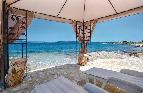 Drvenik Mali House | Relaxing Oceanfront Getaway on Drvenik Mali Island