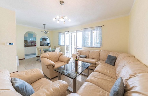 Okrug Gornji House | Discover Your Ideal Getaway at Okrug Gornji Vacation Home