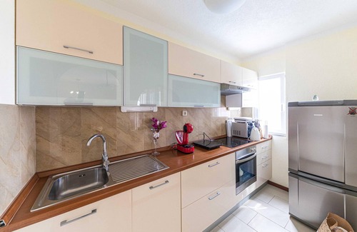 Okrug Gornji House | Discover Your Ideal Getaway at Okrug Gornji Vacation Home