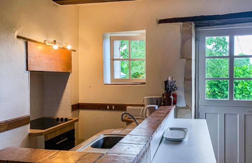 Luche-Pringe House | Discover a Renovated Mill with Lake Views and Spa Awaits
