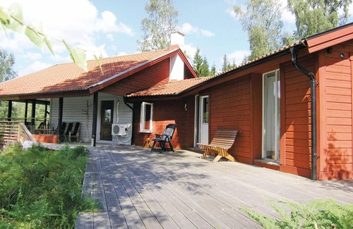 Bor House | Scenic Cottage with Lake View & Spa Near Värnamo