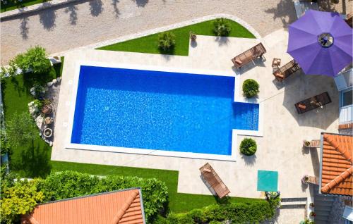 Sveti Vid Dobrinjski House | Family-Friendly 5 Bedroom Home with Pool in Dobrinj