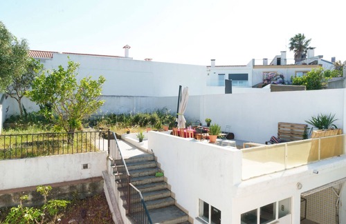Oeiras Villa | 5-bedroom beach house ideal for groups 5 min walk from Carcavelos beach