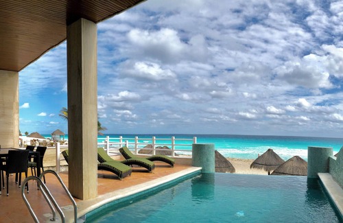 Zona Hotelera Villa | 5 Bedroom Beachfront Villa