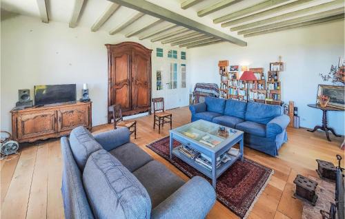 Ouveillan House | Family-Friendly 5 Bedroom Home with Pool in Ouveillan
