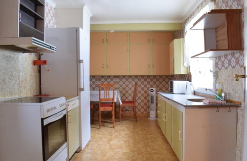 Brekke House | Charming Cottage with Fjord View and Family-Friendly Amenities
