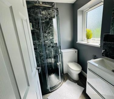 Grimsby Villa | Family-Friendly 5-Bedroom Cottage in New Waltham, Grimsby