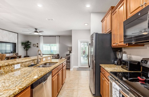 Lindfields House | Family-Friendly Disney Home with Private Pool Near Parks