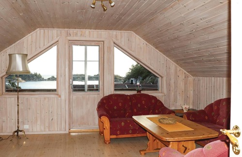 Lindesnes House | Relaxing Vacation Home with Ocean View and Spa Amenities