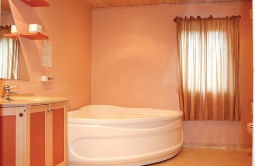 Lindesnes House | Relaxing Vacation Home with Ocean View and Spa Amenities