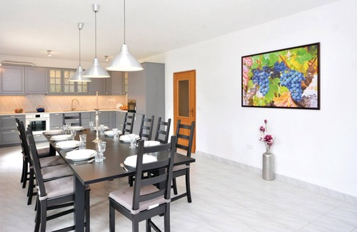 Trilj House | Discover a Beautiful Semi-Detached Apartment near Split