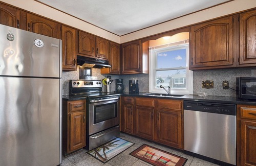 Eastward Look House | Family-Friendly 5 Bedroom Home Near Scarborough Beach
