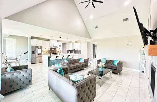 Del Valle House | 5 bedroom house near COTA AUS
