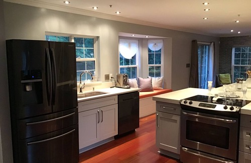 Oxon Hill-Glassmanor House | Family-Friendly 5 Bedroom House near MGM National Harbor
