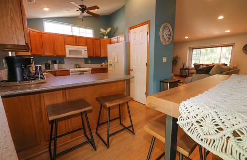 Highlands House | Family-Friendly 5 Bedroom Lincoln Home Near Downtown