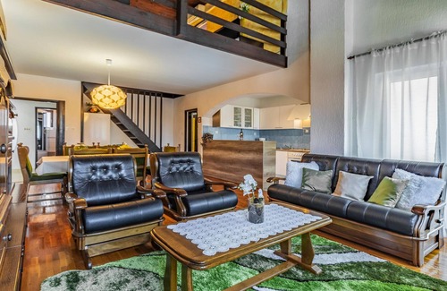Medulin Apartment | Discover a 5 Bedroom Retreat in Medulin with Ocean Views