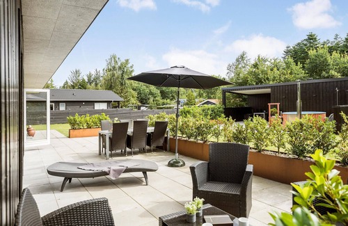 Sundstrup House | Family-Friendly Vacation Home Steps from the Fjord