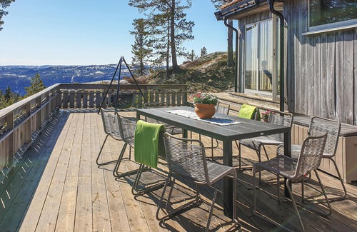 Øvre Ramse House | Spacious 5 Bedroom Retreat in Pet-Friendly Dølemo