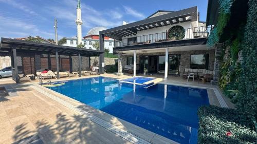 Sapanca Villa | 5-Bedroom Luxury Villa With Private Pool & Garden