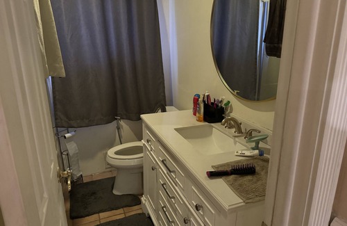 Keansburg Hotel | Family-Friendly 5-Bedroom Motel in Keansburg with Pool