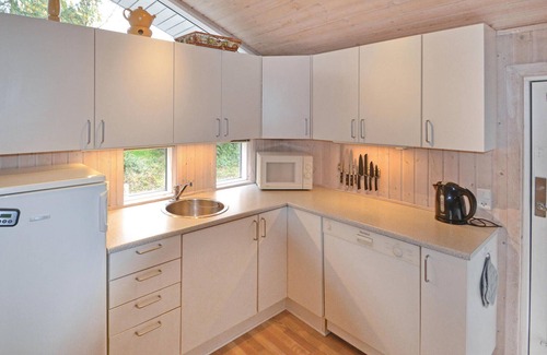 Bønnerup Strand House | Discover a 5-Bedroom Retreat in Beautiful Glesborg