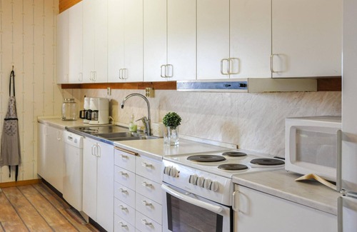 Molkom House | Relaxing Accommodation with Lake Views and Spa Amenities