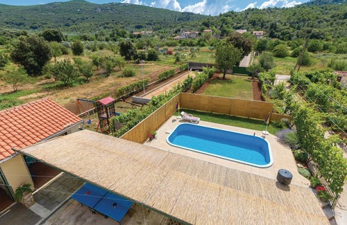 Banj House | Relaxing Villa with Pool and Ocean Views for Your Getaway