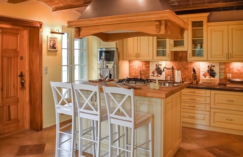 gmina Srokowo House | Relax in a Spacious Holiday Home Near the Lake with Spa
