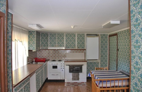 Tvetaryd House | Ideal 5-Bedroom Retreat in Backaryd with Spa & Lake Views