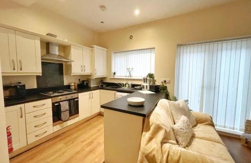 Liverpool House | Family-Friendly Townhouse Near Liverpool City Centre