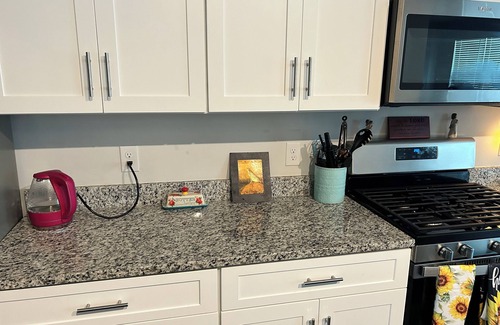 Graniteville House | Pet-Friendly 5 Bedroom Home with Pool and Spa Amenities