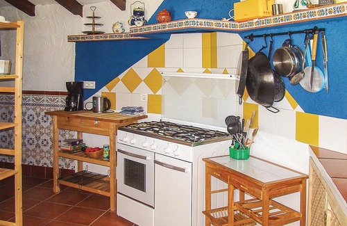 El Borge House | Spacious 5-Bedroom Retreat with Private Pool in El Borge