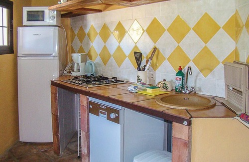 El Borge House | Spacious 5-Bedroom Retreat with Private Pool in El Borge