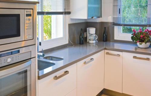 Sa Torre House | Cozy Home in Lluchmajor with Pool and Kitchen Amenities