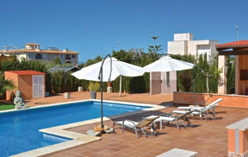 Sa Torre House | Cozy Home in Lluchmajor with Pool and Kitchen Amenities