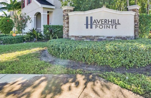Greenacres House | Premier 5BR West Palm Beach Retreat Near Airport & Beach