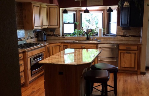 Mead House | Prime Location with Pool, Spa & Breakfast Near Estes Park
