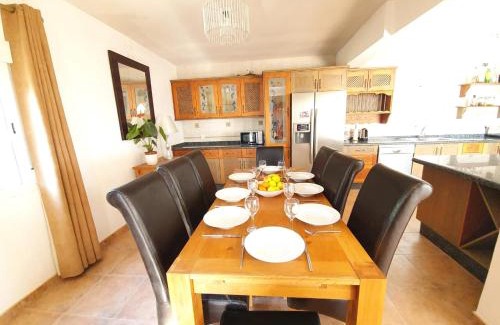 Castillo de Sabinillas Villa | Elegant Villa with Private Pool & Sea Views, Near Beach