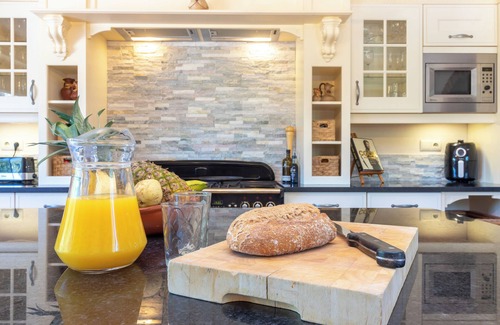 Mato Serrao Villa | Spacious Villa with Pool, Hot Tub & Ocean Views Near Beach