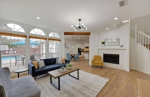 Plano House | 5 Bedrooms with Private Pool - Perfect for Groups!