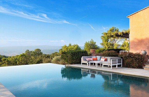 Roussillon House | Hilltop Villa with Ocean Views & Private Heated Pool
