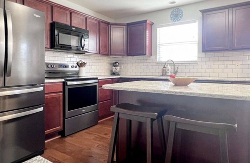 New Baden House | Family-Friendly 5 Bedrooms with Hot Tub near SAFB