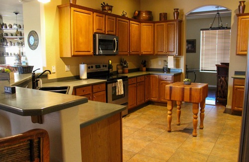 Wittmann House | Spacious 5-Bedroom Retreat with Pool & Hot Tub - Guest Rated 10/10