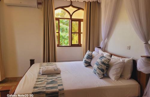 Diani Beach Apartment | 5 BEDROOMS STAND ALONE LUXURY VILLAS, By Sana Sana Holiday Apartments