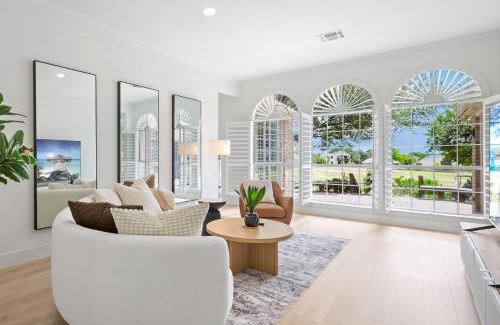 Pflugerville House | 5 Beds Luxury Retreat on Golf Course
