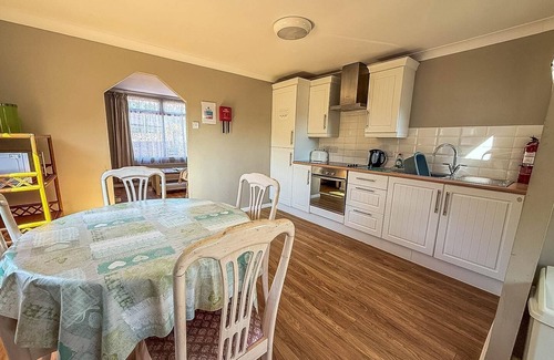 Hunstanton Cabin | Pet-Friendly Lodge with Ocean View in Hunstanton