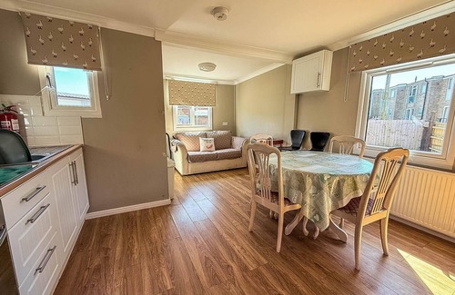 Hunstanton Cabin | Pet-Friendly Lodge with Ocean View in Hunstanton