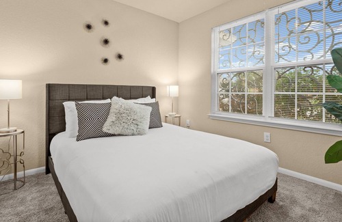 Austin House | Perfect Getaway for Families with Pool Table & Pet-Friendly